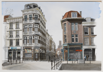 28266 Gezicht over de Hamburgerbrug op de voorgevels van de huizen aan de westzijde van de Oudegracht te Utrecht aan ...